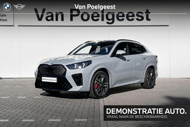 Grijs Gebruikt 2025 BMW iX2 M Sport SUV | € 60.786 (Iets duurder) - Afbeelding 1/4