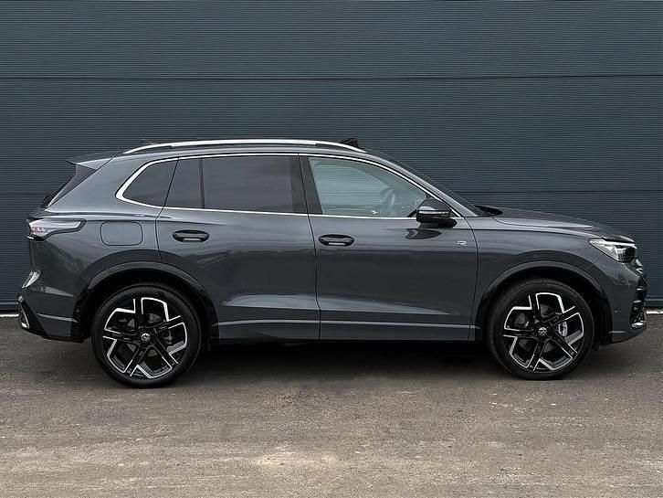 Occasion VW Tiguan R-line 272 PK (200 kW) 2025 Grijs SUV
