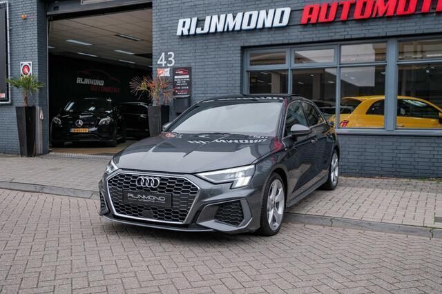 Grijs Gebruikt 2023 Audi A3 Sportback S-Line Hatchback | € 36.995 (Eerlijke prijs) - Afbeelding 1/4