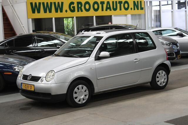 Grijs, metallic lak Gebruikt 2002 VW Lupo Trendline Hatchback | € 744 (Goede deal) - Afbeelding 1/4