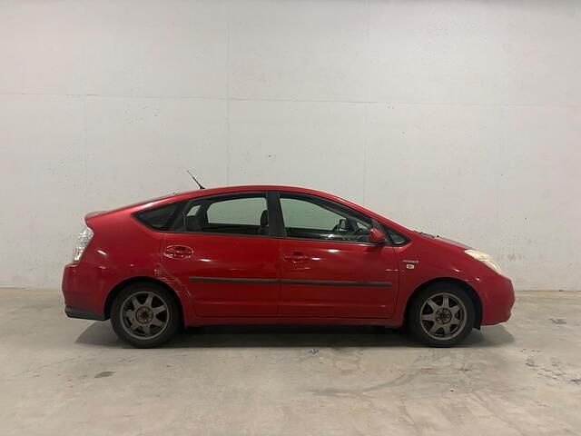 Rood Gebruikt 2006 Toyota Prius Hatchback | € 3.333 (Eerlijke prijs) - Afbeelding 1/4