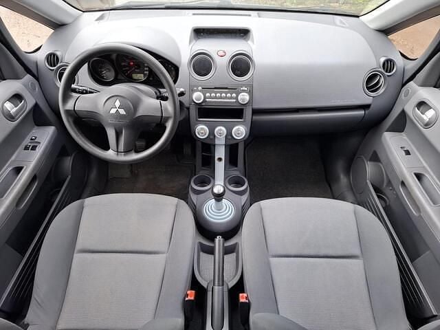 Occasion Mitsubishi Colt Invite 95 PK (69 kW) 2007 Grijs Hatchback