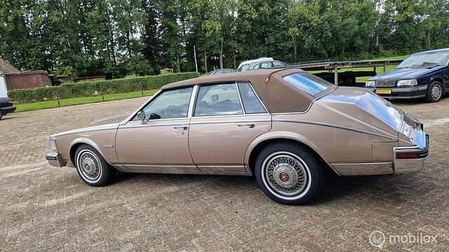 Beige Gebruikt 1982 Cadillac Seville Sedan | € 10.900 - Afbeelding 1/4