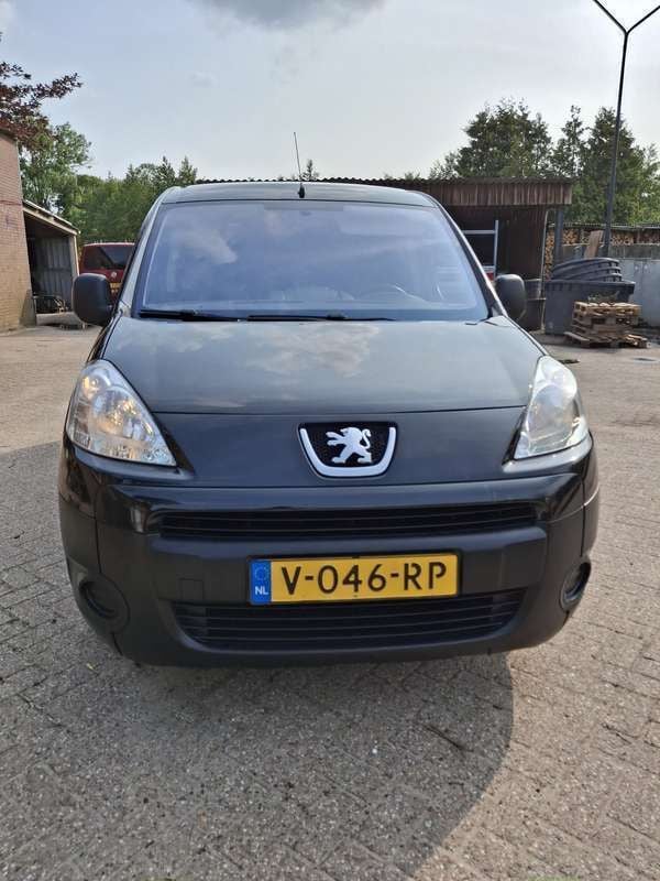 Zwart Gebruikt 2008 Peugeot Partner MPV | € 7.800 - Afbeelding 1/4