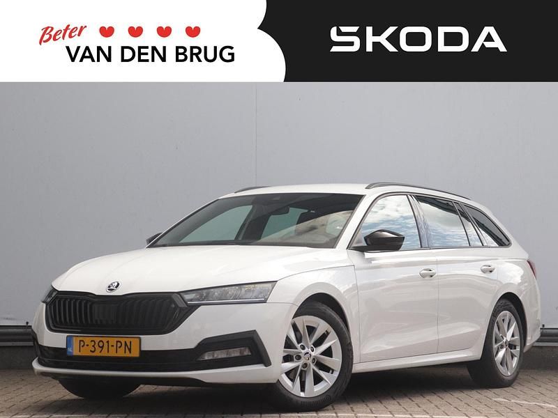 Wit Gebruikt 2022 Skoda Octavia Business Line Stationwagen | € 22.400 (Eerlijke prijs) - Afbeelding 1/3