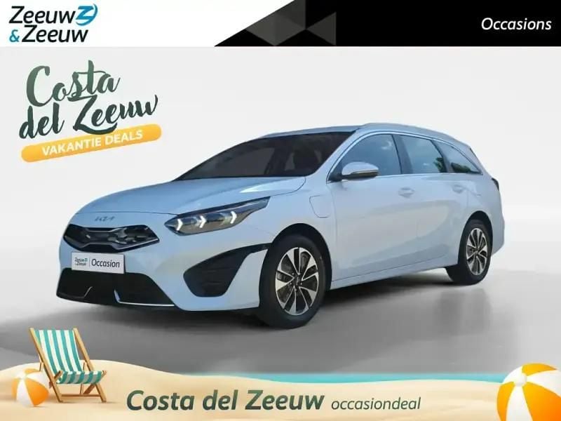Casa white (wd) Gebruikt 2024 Kia Ceed Sportswagon Stationwagen | € 28.740 (Goede deal) - Afbeelding 1/4