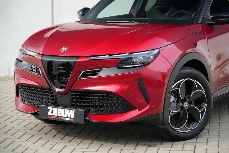 Occasion Alfa Romeo Junior Edizione Speciale 114 kW (156 PK) 2024 Rood SUV