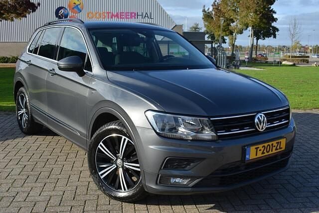 Grijs Gebruikt 2018 VW Tiguan SUV | € 17.450 (Super prijs) - Afbeelding 1/4