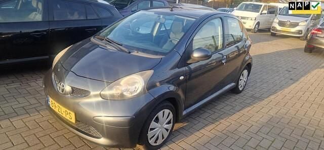 Occasion Toyota Aygo 68 PK (50 kW) 2008 Grijs Hatchback