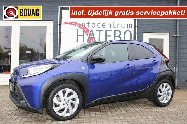 Blauw Occasion 2022 Toyota Aygo Play Hatchback | € 16.450 (Eerlijke prijs) - Afbeelding 1/4