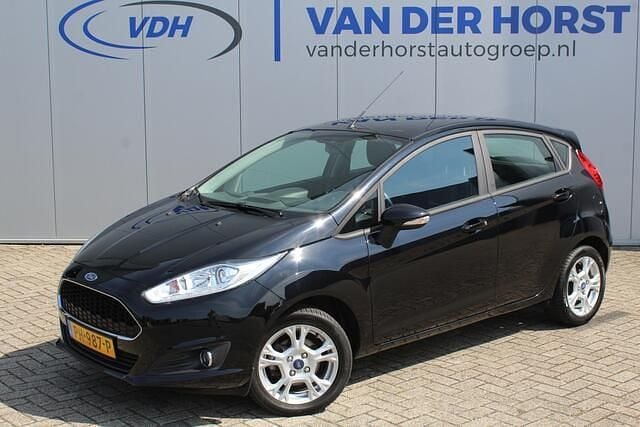 Zwart, metallic lak Gebruikt 2017 Ford Fiesta Style Hatchback | € 8.880 (Goede deal) - Afbeelding 1/3