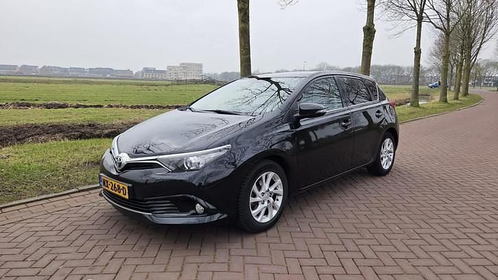 Occasion Toyota Auris Trend 116 PK (85 kW) 2017 Zwart Hatchback