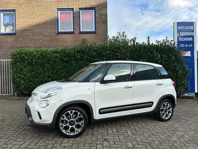 Wit Gebruikt 2013 Fiat 500L Trekking MPV | € 4.950 (Goede deal) - Afbeelding 1/4