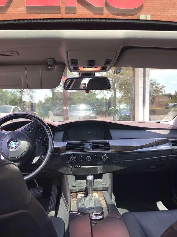 Grijs Gebruikt 2004 BMW 525 Executive Sedan | € 2.850 (Super prijs) - Afbeelding 1/4