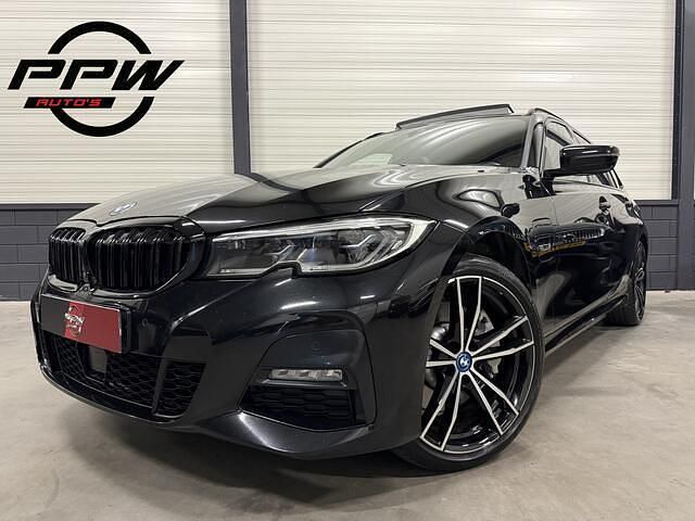 Zwart Gebruikt 2022 BMW 330 Shadowline Stationwagen | € 28.850 (Super prijs) - Afbeelding 1/4