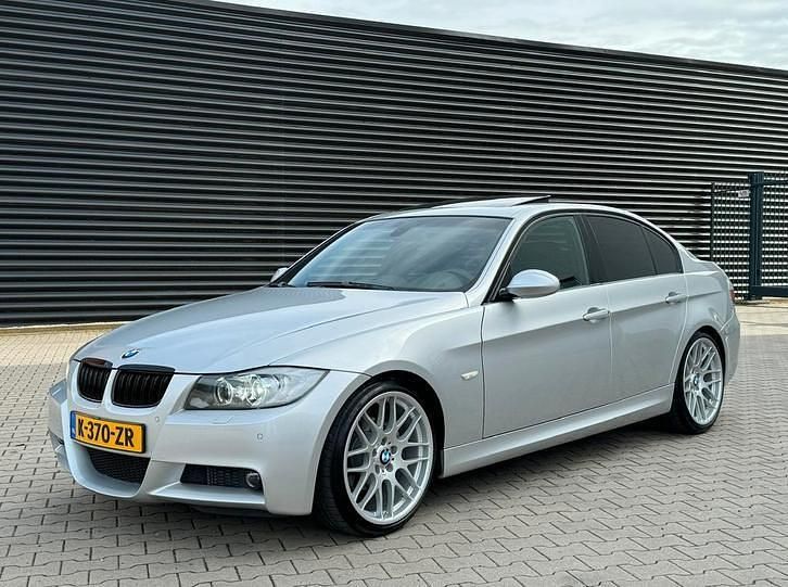 Gebruikt 2006 BMW 325 Executive | € 8.950 (Duur) - Afbeelding 1/4