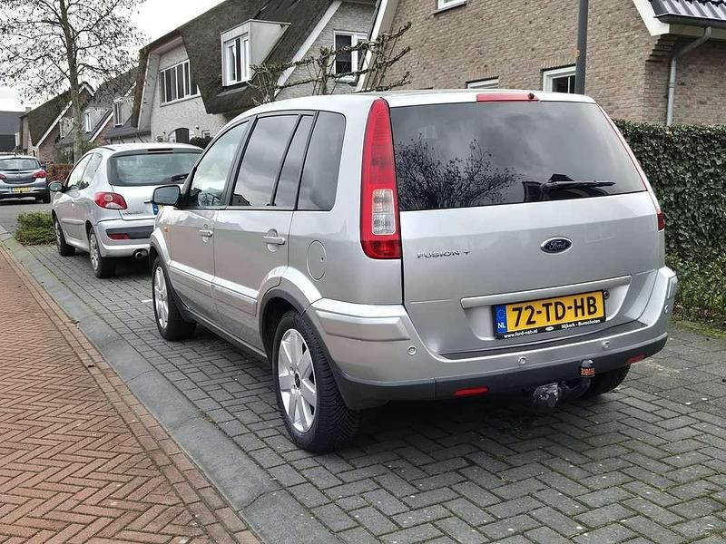 Occasion Ford Fusion Futura 80 PK (58 kW) 2006 Zilver Hatchback