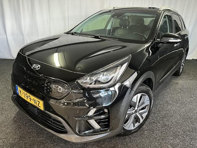 Zwart (metallic) Occasion 2021 Kia e-Niro SUV | € 17.445 (Super prijs) - Afbeelding 1/4