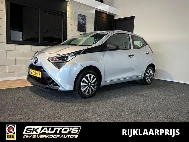 Grijs Gebruikt 2019 Toyota Aygo Hatchback | € 8.995 (Eerlijke prijs) - Afbeelding 1/4