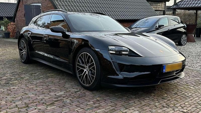 Occasion Porsche Taycan Cross Turismo 280 kW (381 PK) 2022 Zwart Stationwagen
