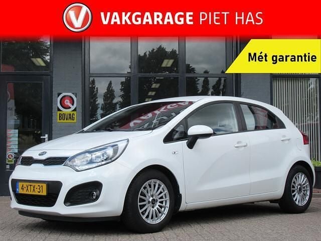 Wit Gebruikt 2014 Kia Rio Hatchback | € 7.900 (Eerlijke prijs) - Afbeelding 1/4