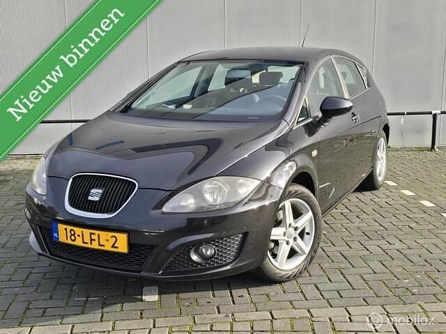 Zwart Occasion 2010 Seat Leon Hatchback | € 3.999 (Eerlijke prijs) - Afbeelding 1/4