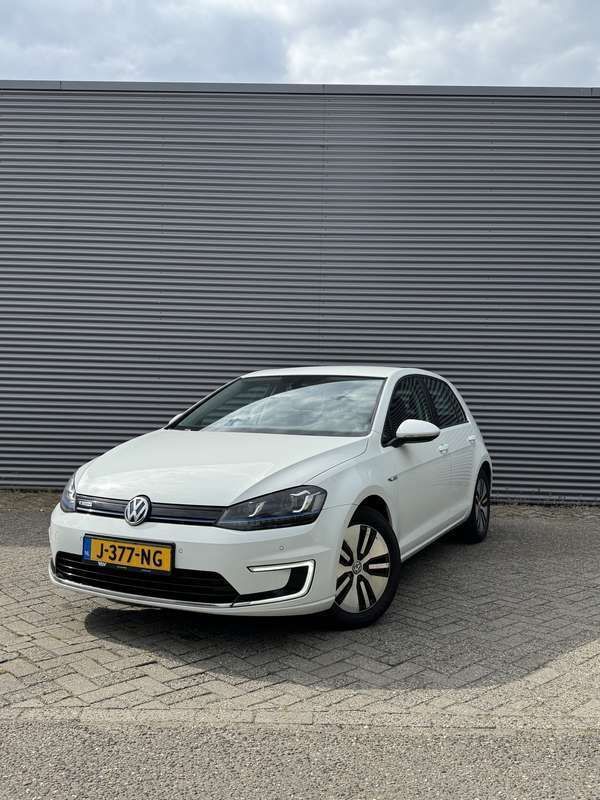 Wit Gebruikt 2015 VW e-Golf Hatchback | € 10.999 (Eerlijke prijs) - Afbeelding 1/4