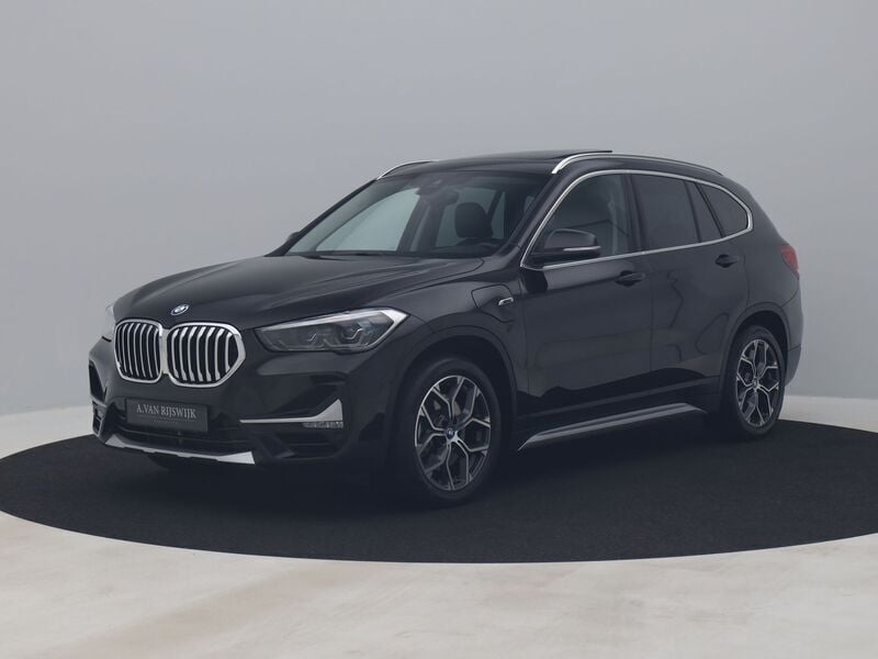 Zwart Gebruikt 2022 BMW X1 Comfort Edition SUV | € 27.900 (Goede deal) - Afbeelding 1/4