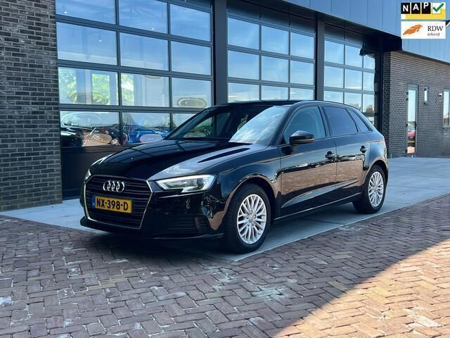 Zwart Gebruikt 2017 Audi A3 Sportback Hatchback | € 12.975 (Goede deal) - Afbeelding 1/4