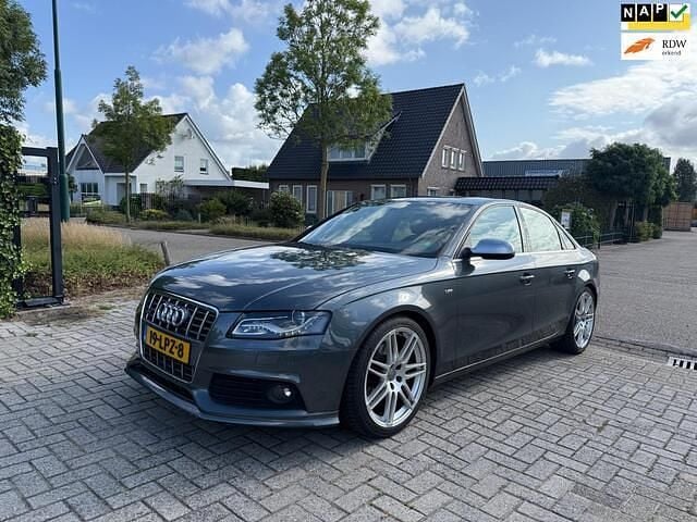 Grijs Gebruikt 2010 Audi A4 S-Line Sedan | € 8.450 (Eerlijke prijs) - Afbeelding 1/4