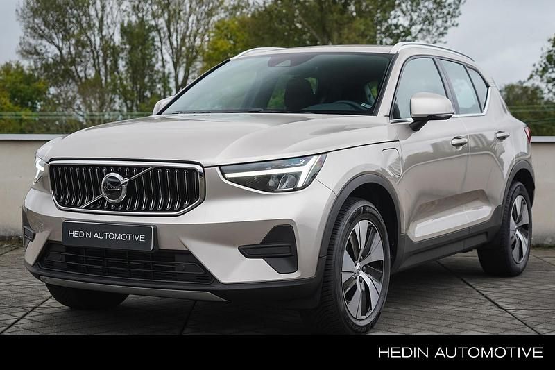 Grijs Gebruikt 2022 Volvo XC40 Plus SUV | € 34.995 (Duur) - Afbeelding 1/4