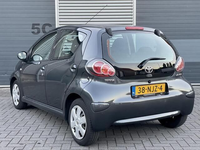 Occasion Toyota Aygo Comfort 68 PK (50 kW) 2010 Grijs Hatchback