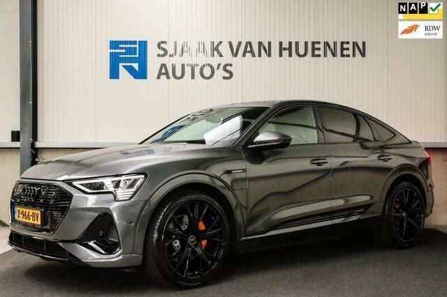 Grijs Gebruikt 2021 Audi e-tron Competition SUV | € 44.949 - Afbeelding 1/4
