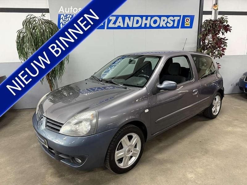 Blauw Gebruikt 2007 Renault Clio II Campus Hatchback | € 1.995 (Eerlijke prijs) - Afbeelding 1/4