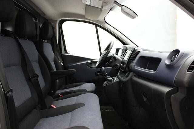 Occasion Opel Vivaro Sport 125 PK (91 kW) 2018 Zwart (metallic) MPV