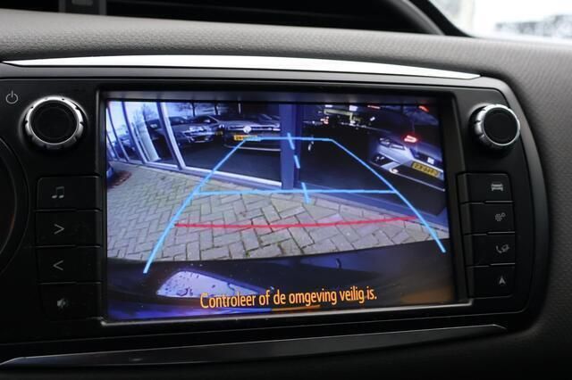 Occasion Toyota Yaris 75 PK (55 kW) 2015 Zwart Hatchback