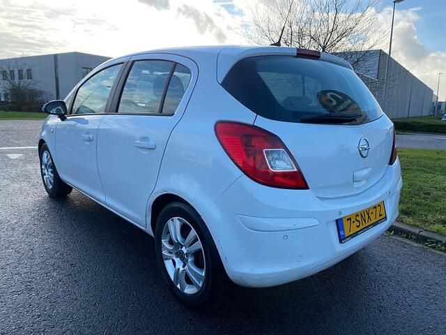 Occasion Opel Corsa Design Edition 95 PK (69 kW) 2013 Wit Hatchback