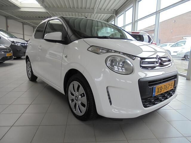 Wit Occasion 2018 Citroën C1 Feel Hatchback | € 7.250 (Eerlijke prijs) - Afbeelding 1/4