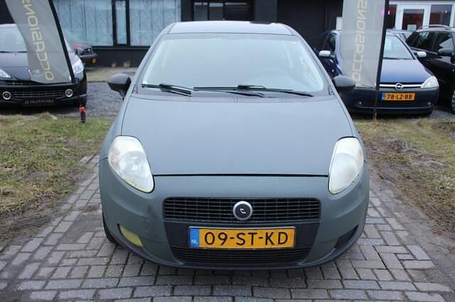 Occasion Fiat Grande Punto 78 PK (57 kW) 2007 Grijs Hatchback