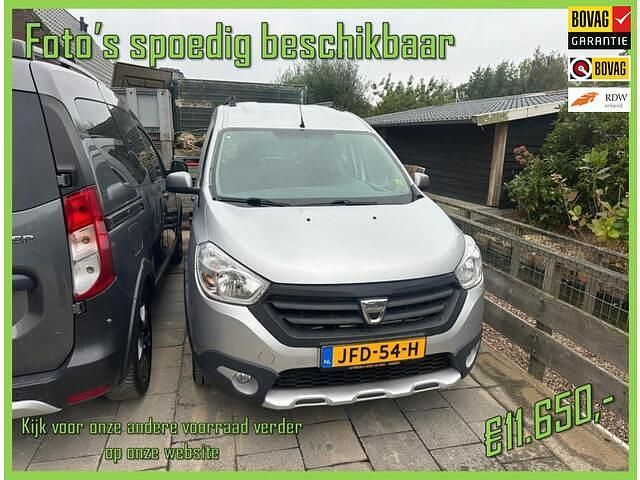 Grijs Gebruikt 2015 Dacia Dokker Stepway Van | € 11.650 (Duur) - Afbeelding 1/4
