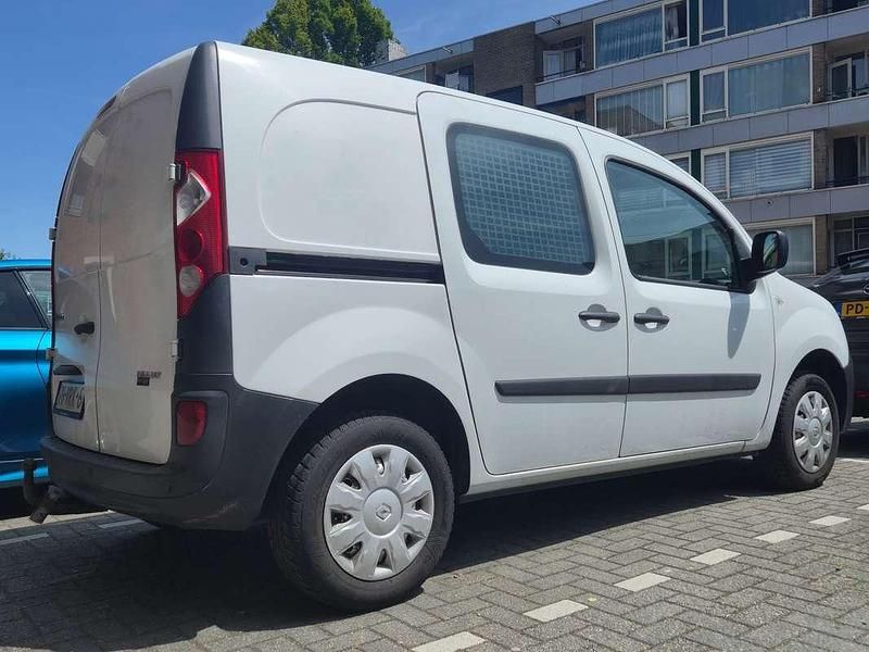 Wit Gebruikt 2008 Renault Kangoo MPV | € 4.000 (Eerlijke prijs) - Afbeelding 1/4