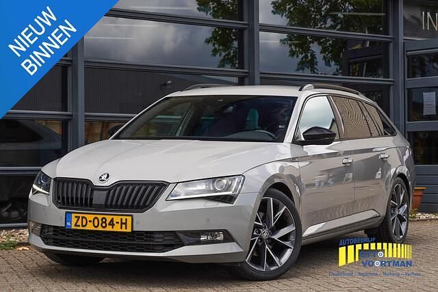 Grijs Gebruikt 2019 Skoda Superb Business Line Stationwagen | € 18.899 (Eerlijke prijs) - Afbeelding 1/4