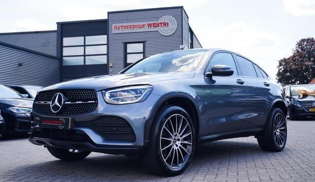 Grijs Gebruikt 2021 Mercedes GLC300 Business Coupé | € 39.995 (Eerlijke prijs) - Afbeelding 1/4