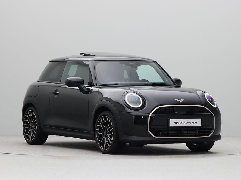 Nieuw Mini Cooper Favoured 156 PK (114 kW) 2025 Zwart Hatchback