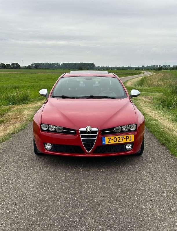 Occasion Alfa Romeo 159 Ti 200 PK (147 kW) 2009 Rood Sedan