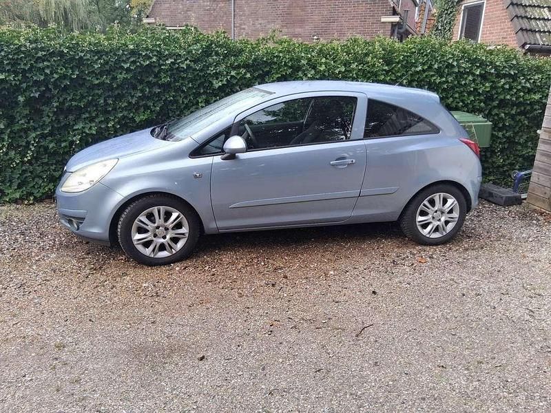 Blauw Gebruikt 2007 Opel Corsa Enjoy Hatchback | € 1.250 (Eerlijke prijs) - Afbeelding 1/4