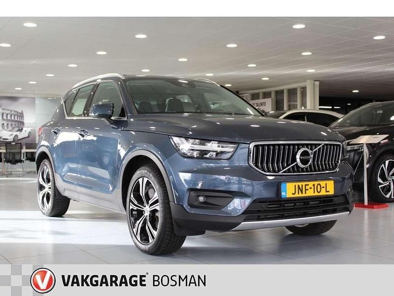 Blauw Occasion 2021 Volvo XC40 Inscription SUV | € 29.699 (Eerlijke prijs) - Afbeelding 1/4