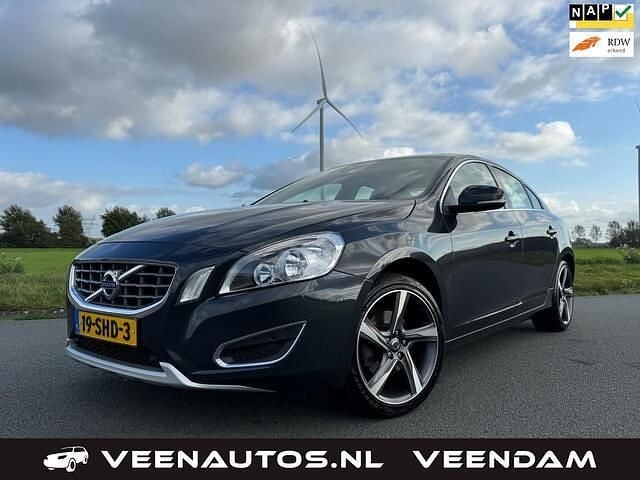 Grijs Gebruikt 2011 Volvo S60 Momentum Sedan | € 9.950 (Eerlijke prijs) - Afbeelding 1/4