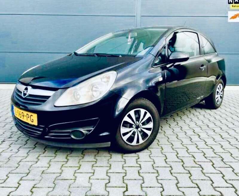 Zwart Gebruikt 2009 Opel Corsa Selection Hatchback | € 2.150 (Goede deal) - Afbeelding 1/4