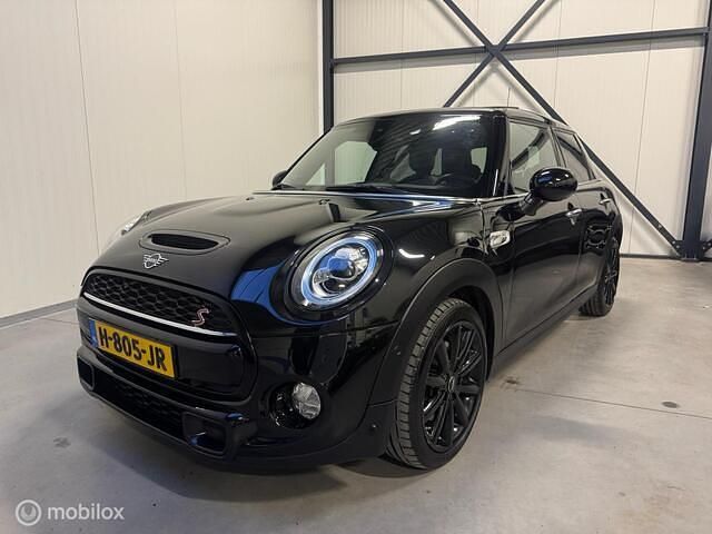 Zwart Occasion 2019 Mini Cooper S Chili Hatchback | € 20.940 (Super prijs) - Afbeelding 1/4